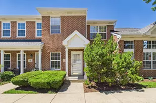 3 Charlotte Cir, Elmhurst, IL 60126 - Photo 1