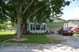 429 Meadow St, Niota, IL 62358 - Photo 2