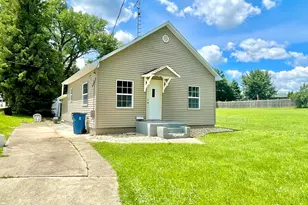 529 N School Ave, Oglesby, IL 61348 - Photo 1