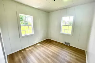 529 N School Ave, Oglesby, IL 61348 - Photo 6