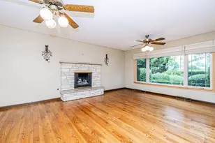 1012 S Church Rd, Mount Prospect, IL 60056 - Photo 10