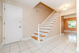 1012 S Church Rd, Mount Prospect, IL 60056 - Photo 12
