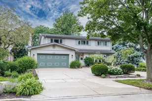 1012 S Church Rd, Mount Prospect, IL 60056 - Photo 1