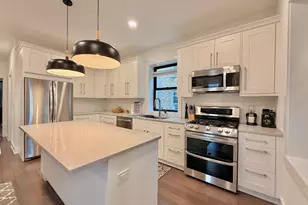 4120 W Barry Ave, Chicago, IL 60641 - Photo 6