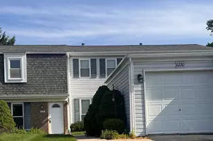 1220 Churchill Dr, Roselle, IL 60172 - Photo 1