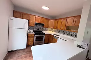 1220 Churchill Dr, Roselle, IL 60172 - Photo 2