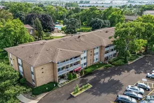 920 Beau Dr, Des Plaines, IL 60016 - Photo 1