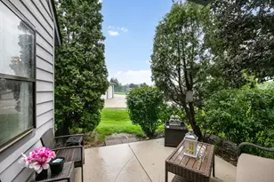 736 Glen Way, Gurnee, IL 60031 - Photo 16