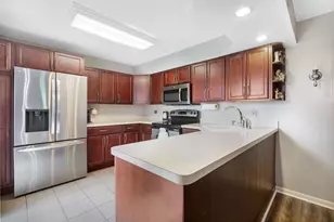 736 Glen Way, Gurnee, IL 60031 - Photo 4