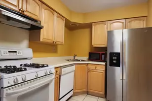 402 Honey Locust Dr, Wheeling, IL 60090 - Photo 8