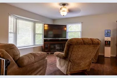 334 N Brookshore Drive, Shorewood, IL 60404 - Photo 6