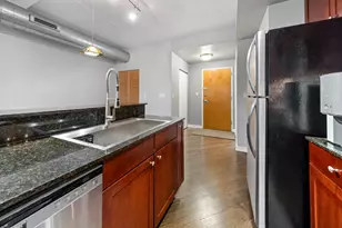 3550 W Montrose Ave, Chicago, IL 60618 - Photo 4