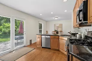 28W691 Leverenz Rd, Naperville, IL 60564 - Photo 8