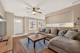 1034 Cove Dr, Prospect Heights, IL 60070 - Photo 2