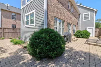 1702 Astor Avenue, Oakbrook Terrace, IL 60181 - Photo 24