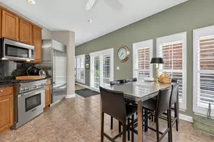 1702 Astor Ave, Oakbrook Terrace, IL 60181 - Photo 8