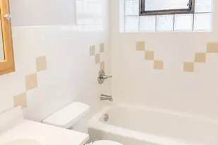 653 Chappel Ave, Calumet City, IL 60409 - Photo 6