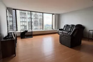 5455 N Sheridan Rd, Chicago, IL 60640 - Photo 2