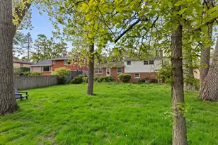 221 W Sheridan Pl, Lake Bluff, IL 60044 - Photo 24