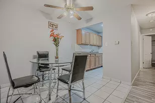 4 A E Dundee Quarter Dr, Palatine, IL 60074 - Photo 6
