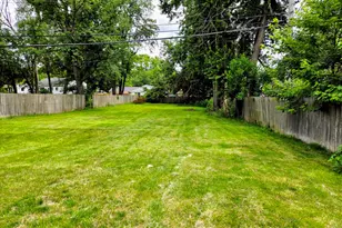 2601 W John St, Champaign, IL 61821 - Photo 12