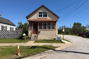 3049 E 138th Pl, Burnham, IL 60633 - Photo 2