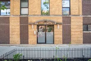 5133 N Winthrop Ave, Chicago, IL 60640 - Photo 1