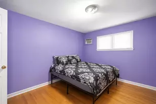 1105 Holiday Ln, Des Plaines, IL 60016 - Photo 4