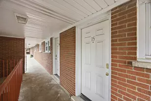 1105 Holiday Ln, Des Plaines, IL 60016 - Photo 2