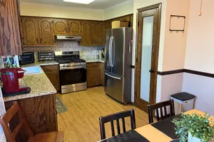 8541 S 83rd Ave, Hickory Hills, IL 60457 - Photo 8