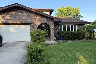8541 S 83rd Ave, Hickory Hills, IL 60457 - Photo 1