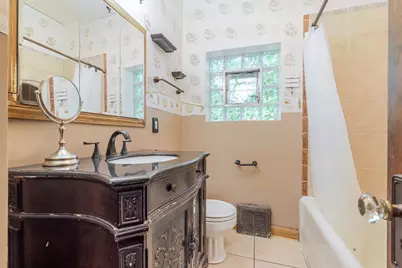 10708 S Avenue E, Chicago, IL 60617 - Photo 24
