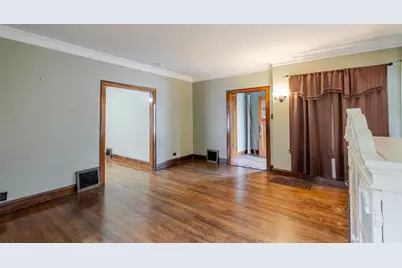 10708 S Avenue E, Chicago, IL 60617 - Photo 6