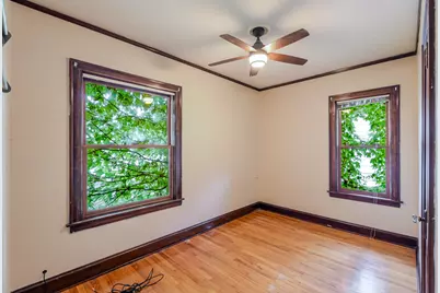10708 S Avenue E, Chicago, IL 60617 - Photo 14
