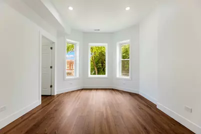 1421 E 69th Place, Chicago, IL 60637 - Photo 4