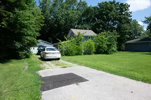 210 E Miller Ave, Hinckley, IL 60520 - Photo 2