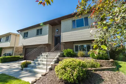 2 Oakwood Drive, Elk Grove Village, IL 60007 - Photo 1