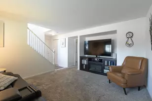 2 Oakwood Dr, Elk Grove Village, IL 60007 - Photo 26