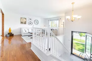2 Oakwood Dr, Elk Grove Village, IL 60007 - Photo 6