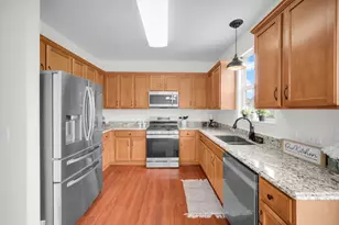 1053 Canary Ave, Yorkville, IL 60560 - Photo 8