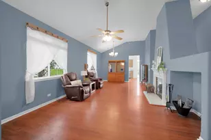 1053 Canary Ave, Yorkville, IL 60560 - Photo 6