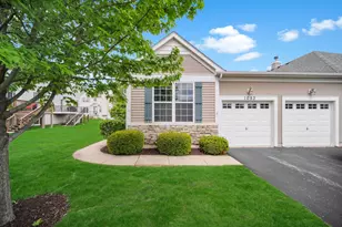 1053 Canary Ave, Yorkville, IL 60560 - Photo 2