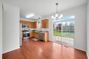1053 Canary Ave, Yorkville, IL 60560 - Photo 10