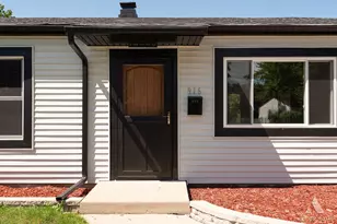 916 Mulberry Ln, Streamwood, IL 60107 - Photo 2