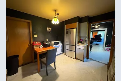 14032 S Burnham Avenue, Burnham, IL 60633 - Photo 8