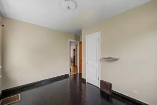 11301 S Avenue H, Chicago, IL 60617 - Photo 12