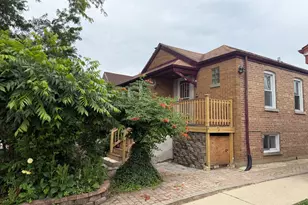 7944 S Trumbull Ave, Chicago, IL 60652 - Photo 2