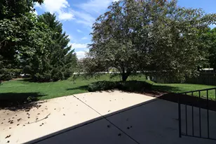 26025 Whispering Woods Cir, Plainfield, IL 60585 - Photo 36