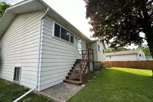 8119 Eastwood Ln, Woodridge, IL 60517 - Photo 2