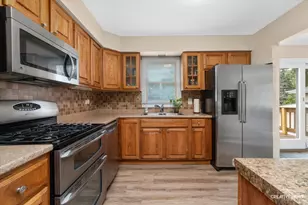 1301 Coolidge Ave, Wheaton, IL 60189 - Photo 4